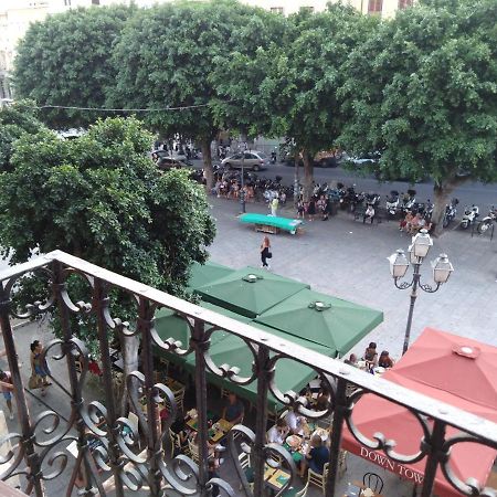 Onlyrooms III - Piazza Jenne カリアリ エクステリア 写真